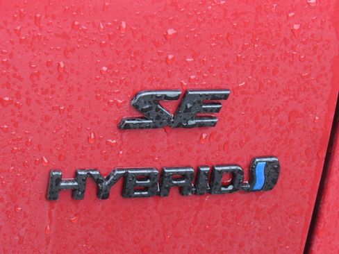 Used 2024 Toyota Corolla Cross SE image 8