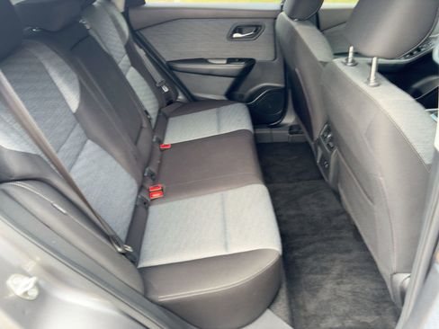 Used 2023 Nissan Rogue SV image 28