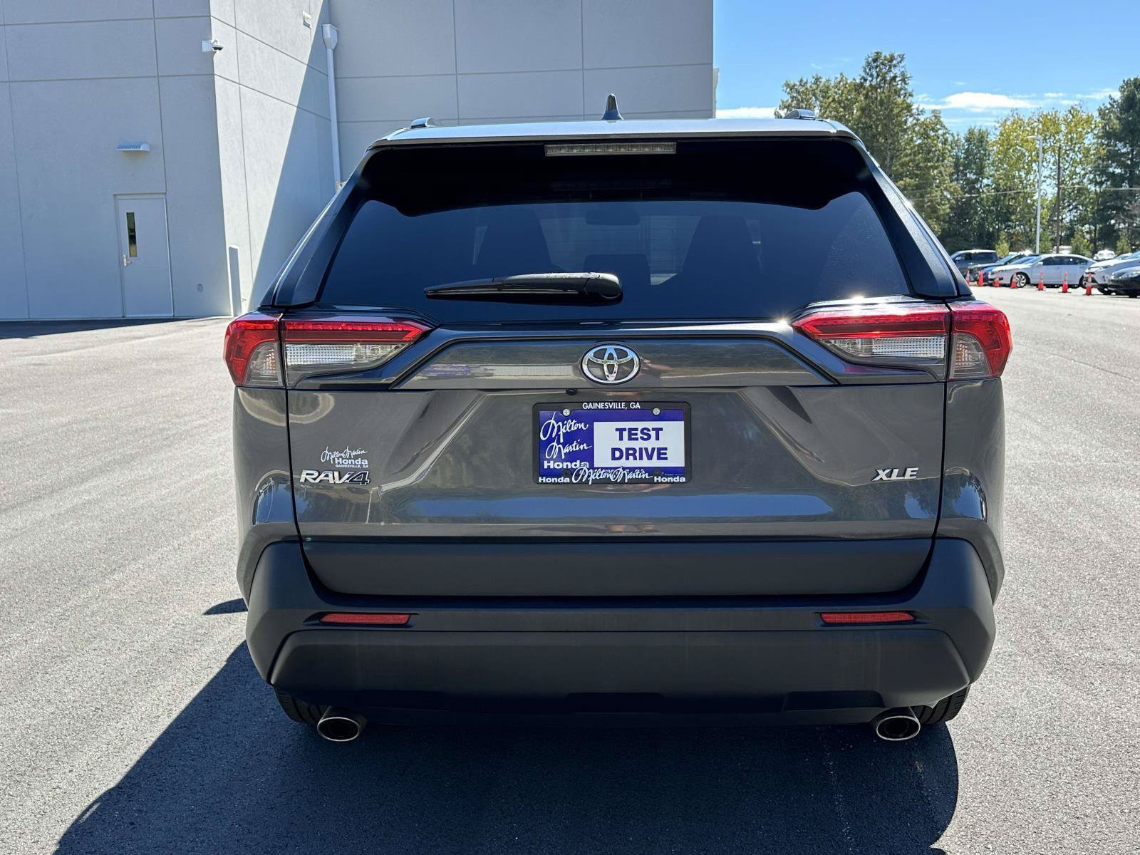 Used 2022 Toyota RAV4 XLE FWD image 24