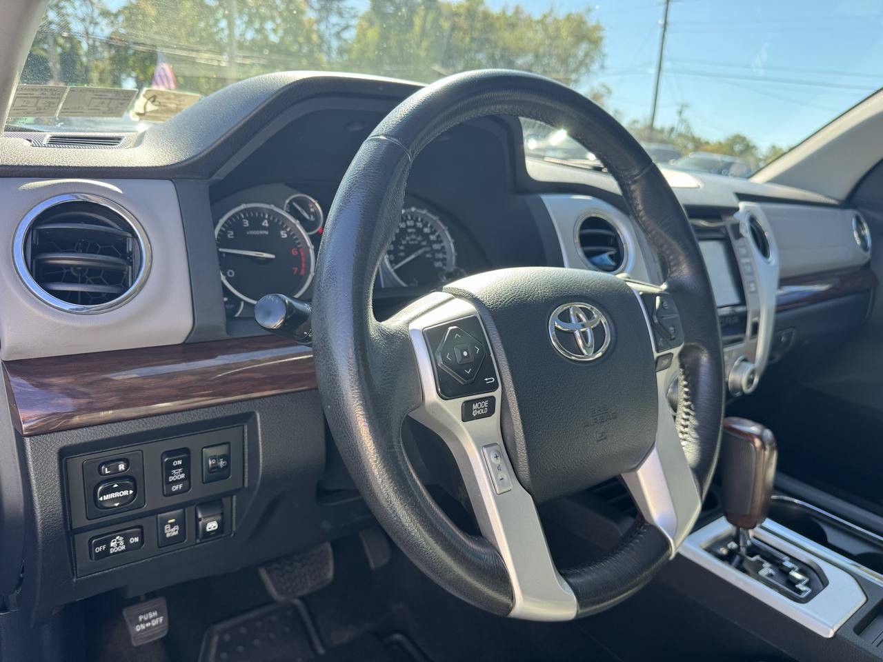 Used 2014 Toyota Tundra Limited w/ Limited Premium Package AWD/4WD image 11