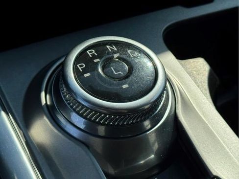 Used 2022 Ford Explorer XLT w/ Equipment Group 202A AWD/4WD image 28