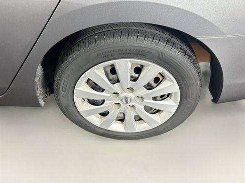 Used 2016 Nissan Sentra SV FWD image 11
