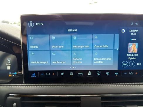 Used 2025 Lincoln Corsair Grand Touring w/ Equipment Group 301A AWD/4WD image 32