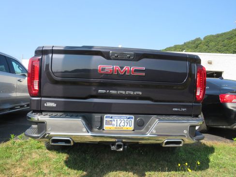 Used 2022 GMC Sierra 1500 SLT w/ SLT Premium Plus Package image 5