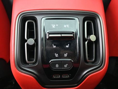 Used 2022 Aston Martin DBX image 22