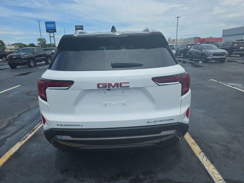 New 2026 GMC Terrain Elevation w/ Elevation Premium Package FWD image 6