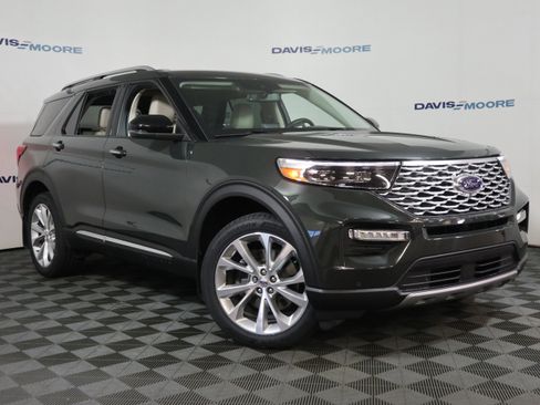 Used 2022 Ford Explorer Platinum w/ Technology Package image 2