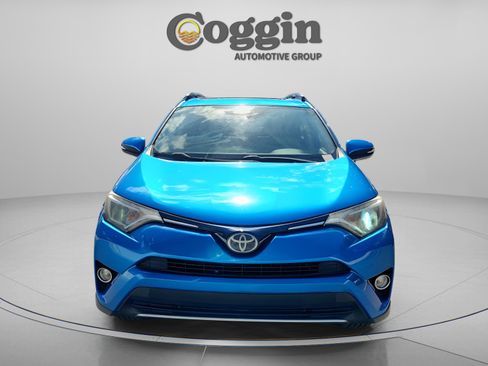 Used 2018 Toyota RAV4 XLE image 9