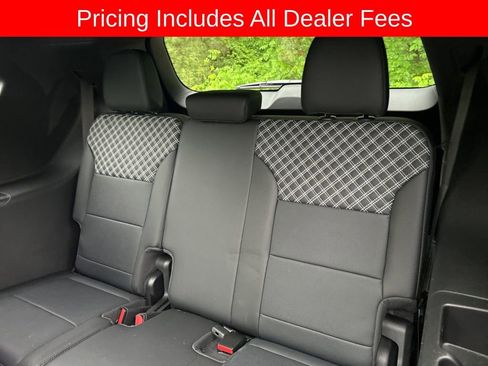 Used 2025 GMC Acadia Denali w/ Super Cruise Package FWD image 15