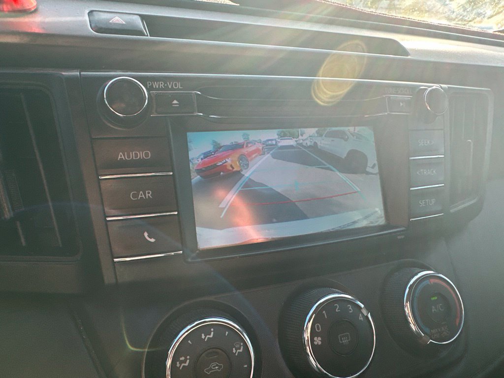 Used 2017 Toyota RAV4 LE AWD/4WD image 18