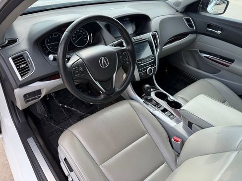 Used 2017 Acura TLX image 11