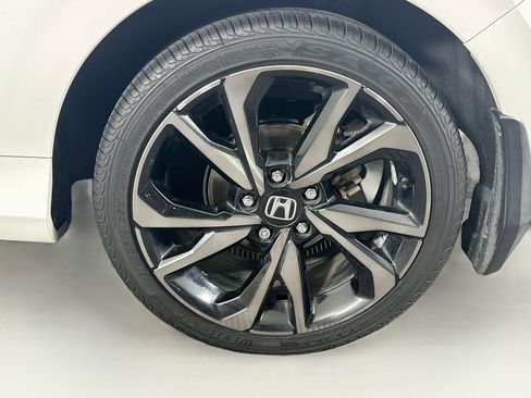 Used 2019 Honda Civic Sport image 11