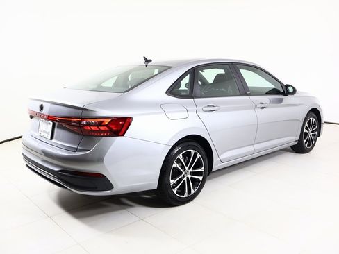Used 2025 Volkswagen Jetta Sport image 18