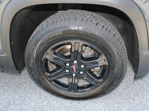 Used 2019 GMC Acadia SLE FWD image 9