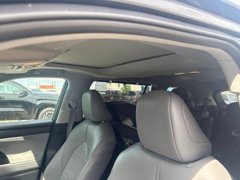 Used 2023 Toyota Highlander XLE AWD/4WD image 13
