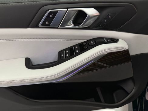 Used 2024 BMW X5 sDrive40i w/ M Sport Package RWD image 12