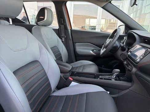 Used 2023 Nissan Kicks SR w/ SR Premium Package image 27