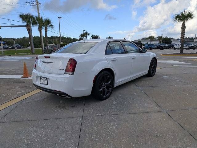 Certified 2020 Chrysler 300 Touring w/ Sport Appearance Package RWD image 5