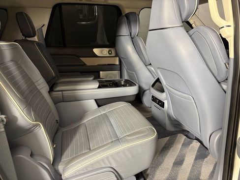 Used 2022 Lincoln Navigator L Black Label image 17
