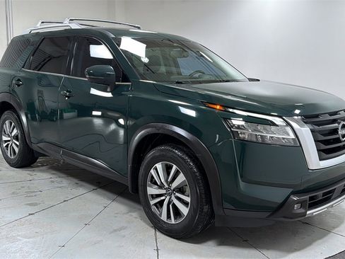 Used 2022 Nissan Pathfinder SL w/ Cargo Package image 3