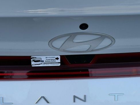 New 2026 Hyundai Elantra Limited FWD image 41