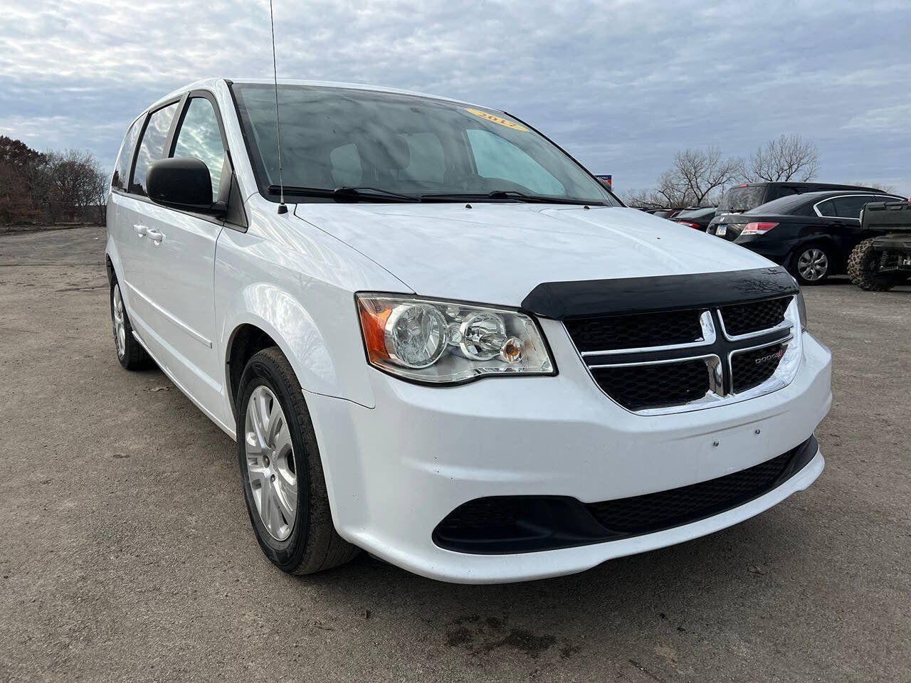 Used 2017 Dodge Grand Caravan SE FWD image 4