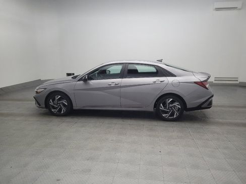 Used 2025 Hyundai Elantra Sport FWD image 3