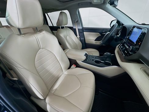 Used 2022 Toyota Highlander XLE image 33