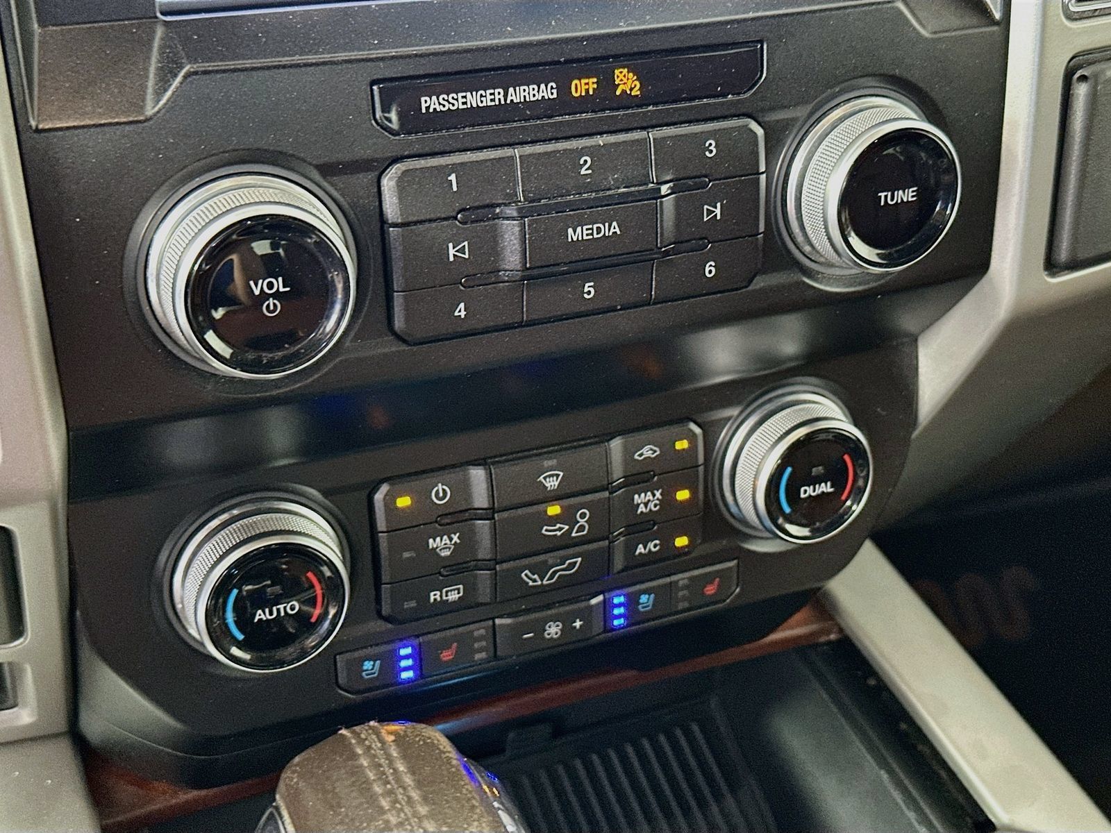 Used 2019 Ford F150 King Ranch w/ Equipment Group 601A Luxury AWD/4WD image 16