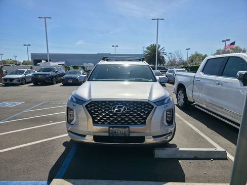 Used 2022 Hyundai Palisade Calligraphy w/ Winter Package image 2
