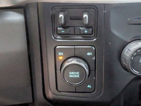Used 2025 Ford F250 XLT image 25