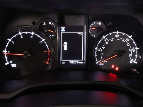 Used 2023 Toyota 4Runner SR5 Premium w/ Moonroof Package AWD/4WD image 4