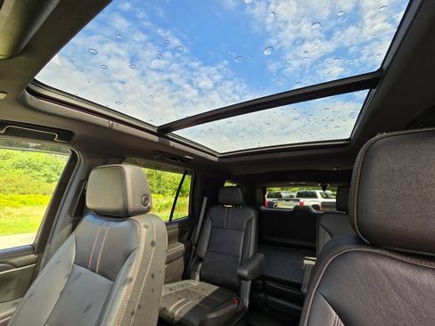 Used 2024 Chevrolet Tahoe RST w/ Luxury Package AWD/4WD image 32