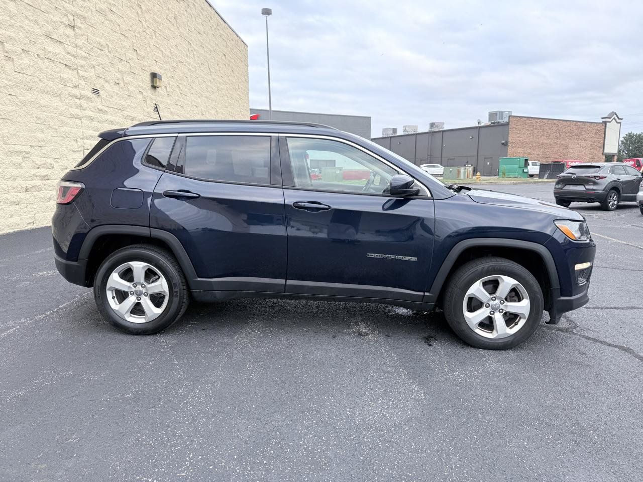 Used 2017 Jeep Compass Latitude w/ Popular Equipment Group AWD/4WD image 6