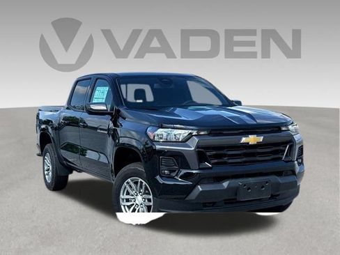 Used 2024 Chevrolet Colorado LT w/ LT Convenience Package II AWD/4WD image 1