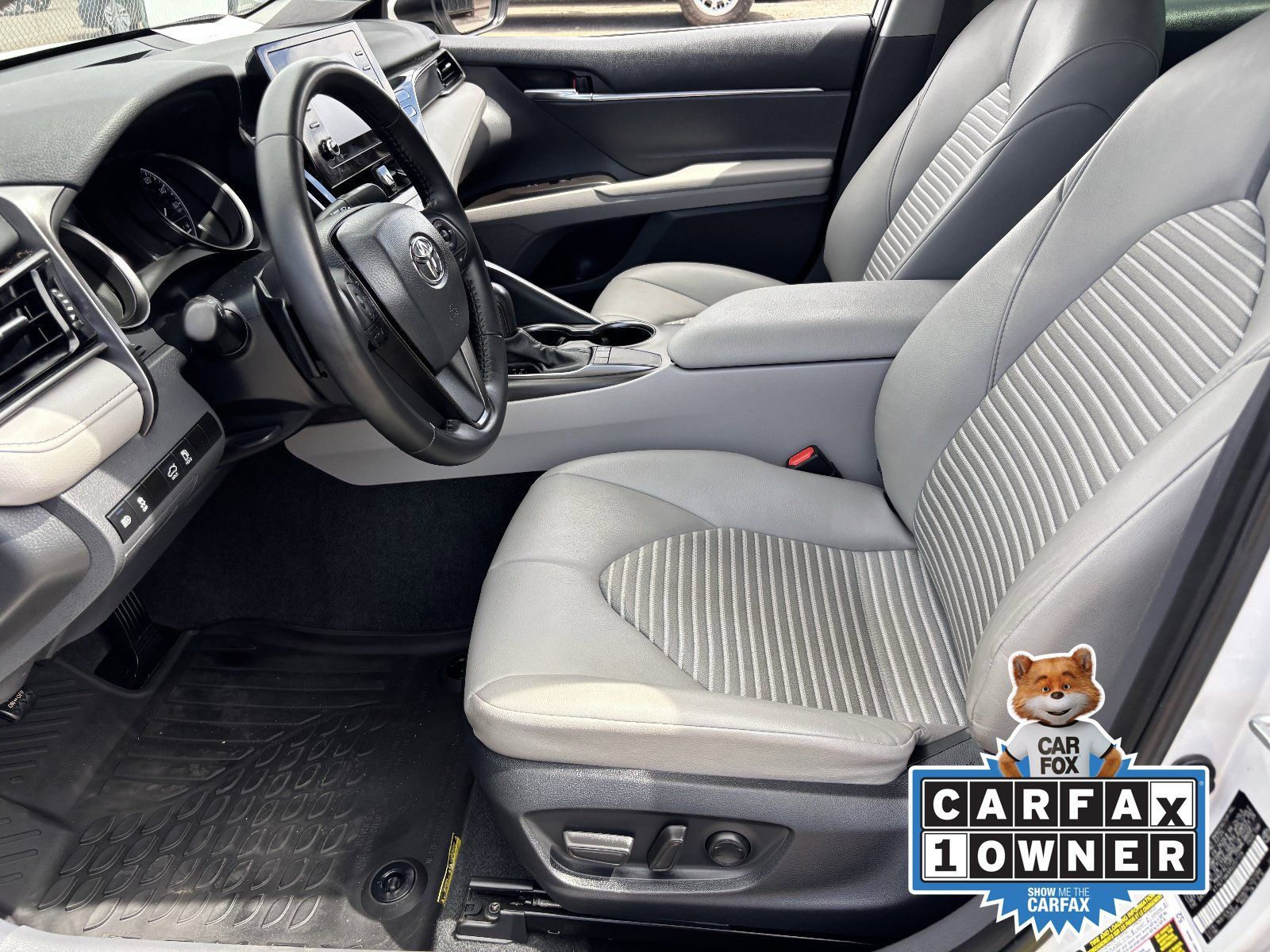 Used 2024 Toyota Camry SE FWD image 19