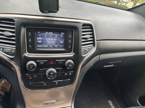 Used 2014 Jeep Grand Cherokee Laredo w/ Quick Order Package 23E AWD/4WD image 27