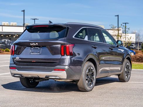 New 2026 Kia Sorento S image 4