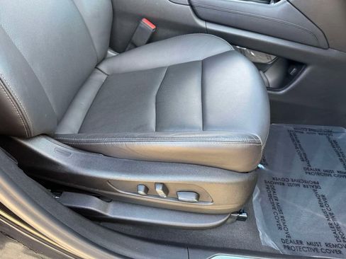 Used 2025 Cadillac XT5 Premium Luxury image 15