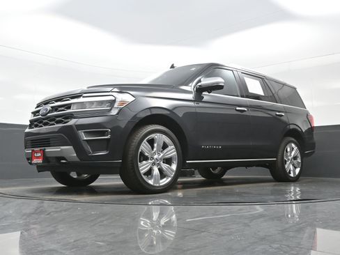 Used 2023 Ford Expedition Platinum image 30