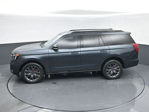 Used 2025 Ford Expedition Platinum w/ Stealth Performance Package AWD/4WD image 43