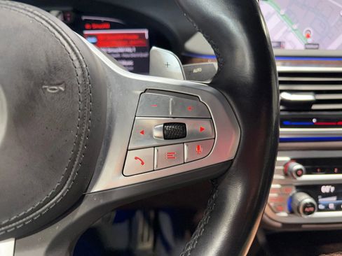 Used 2022 BMW 750i xDrive w/ M Sport Package image 33