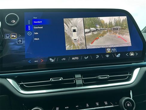 New 2026 Chevrolet Equinox EV LT image 25