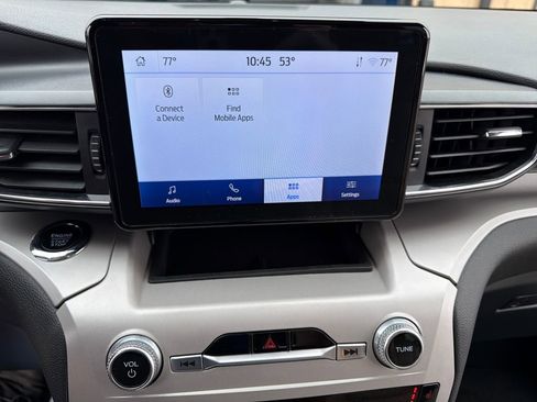 Used 2024 Ford Explorer XLT w/ Equipment Group 202A image 29