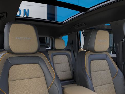 New 2025 Chevrolet Equinox ACTIV w/ Safety and Technology Package image 24