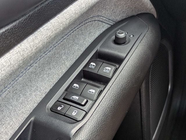 Used 2024 Jeep Compass Latitude AWD/4WD image 22