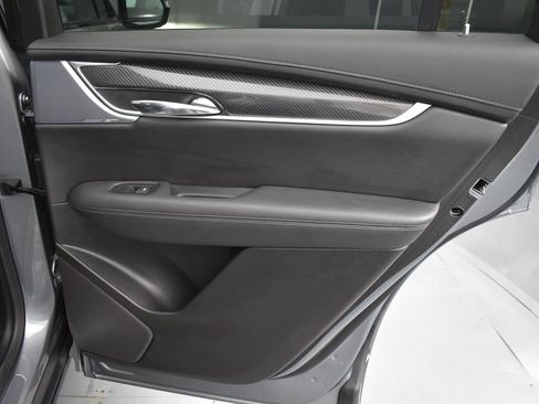 Used 2024 Cadillac XT6 Sport image 34