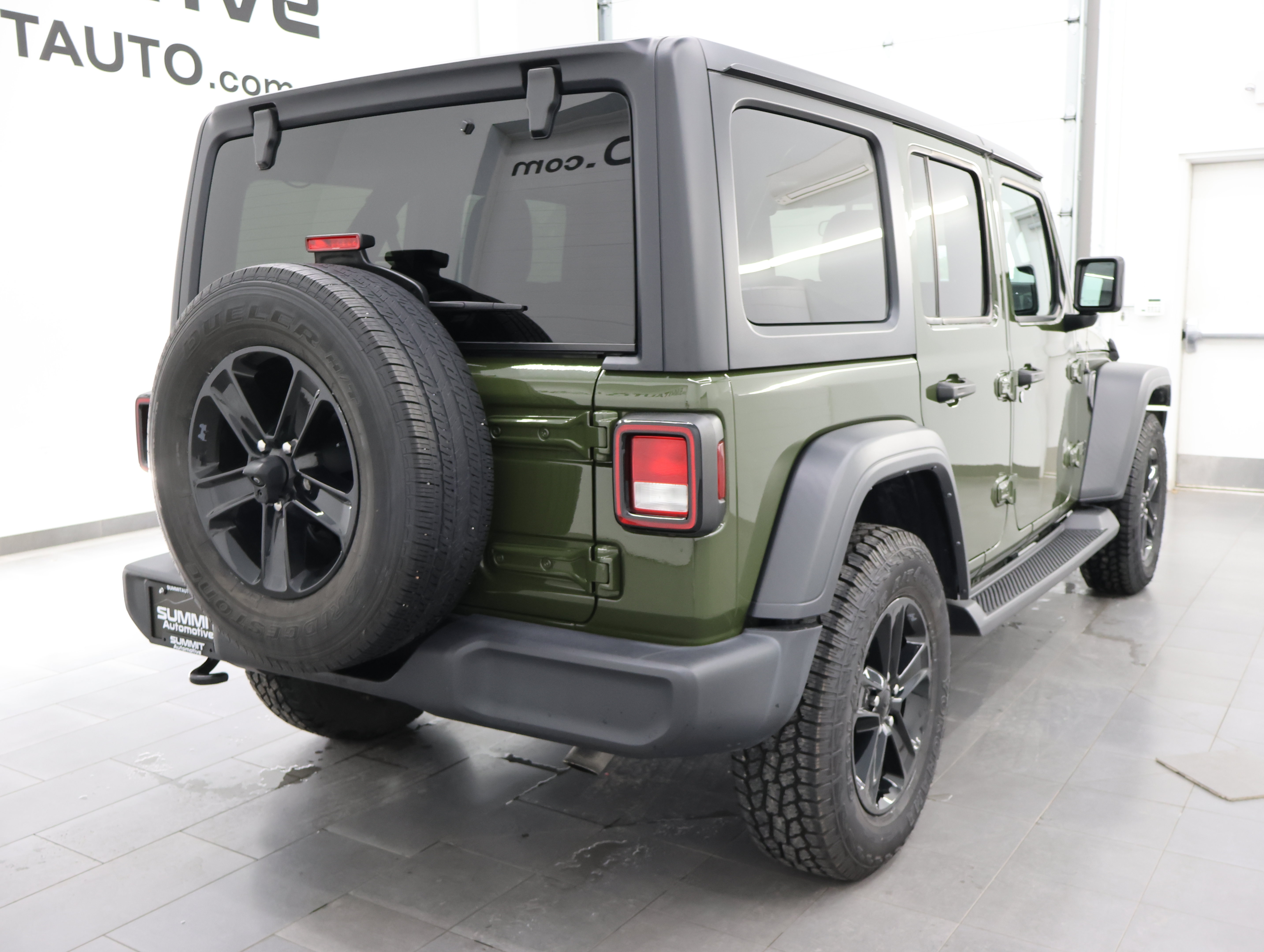 Used 2023 Jeep Wrangler Unlimited Sport AWD/4WD image 4