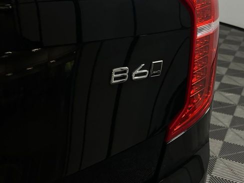 Used 2025 Volvo XC90 B6 Plus image 13
