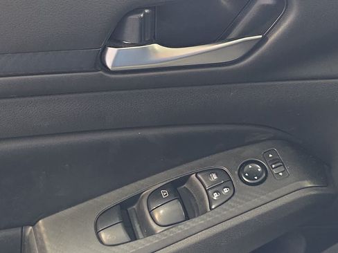Used 2024 Nissan Altima 2.5 SV w/ SV Premium Package FWD image 15